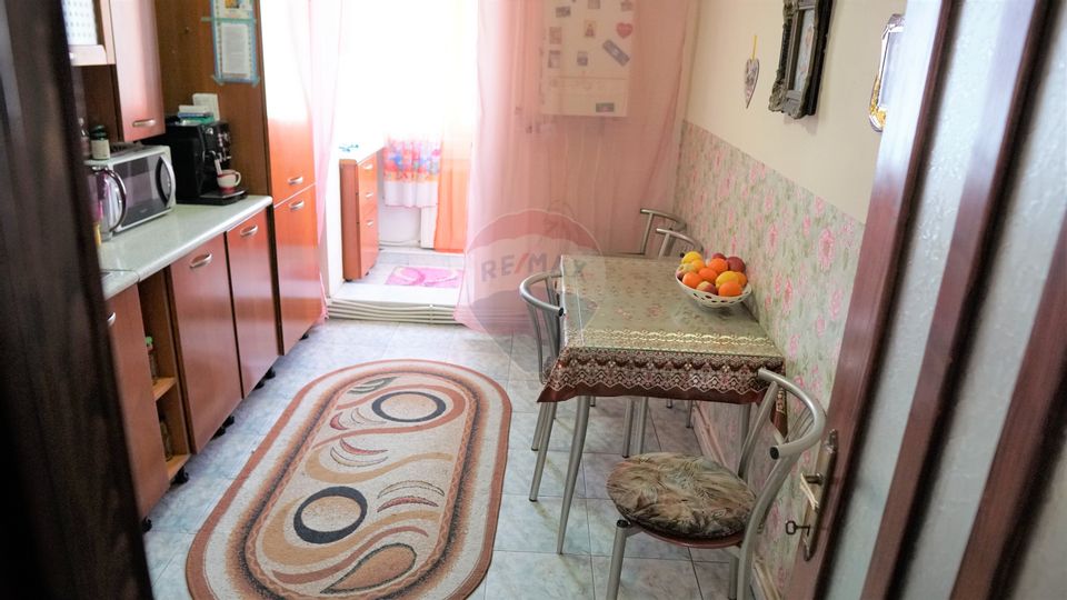 Apartament de VÂNZARE / SCHIMB | 3 camere | Decomandat | Zona Mioriței