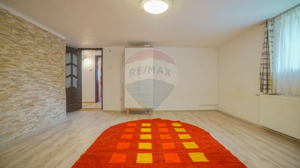 REZERVAT! De vânzare apartament 4 camere în vilă impozantă