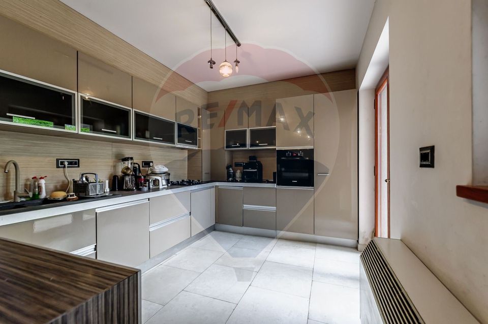 1,022sq.m Commercial Space for sale, Romanilor area