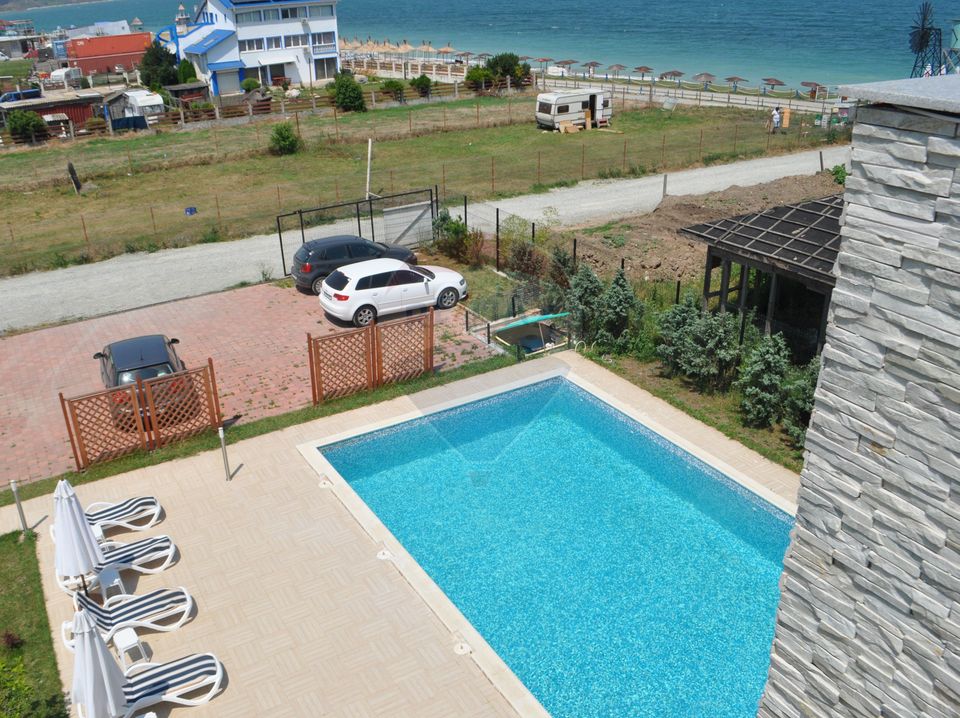 18 room Hotel / Pension for rent