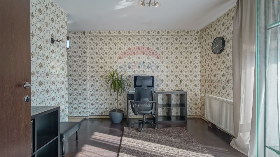 6 room House / Villa for sale