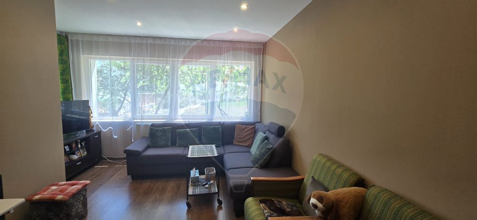 8 room House / Villa for sale