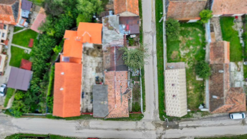 Proprietate 691 mp + anexe, ideal renovare – Dumbrăvița, BV