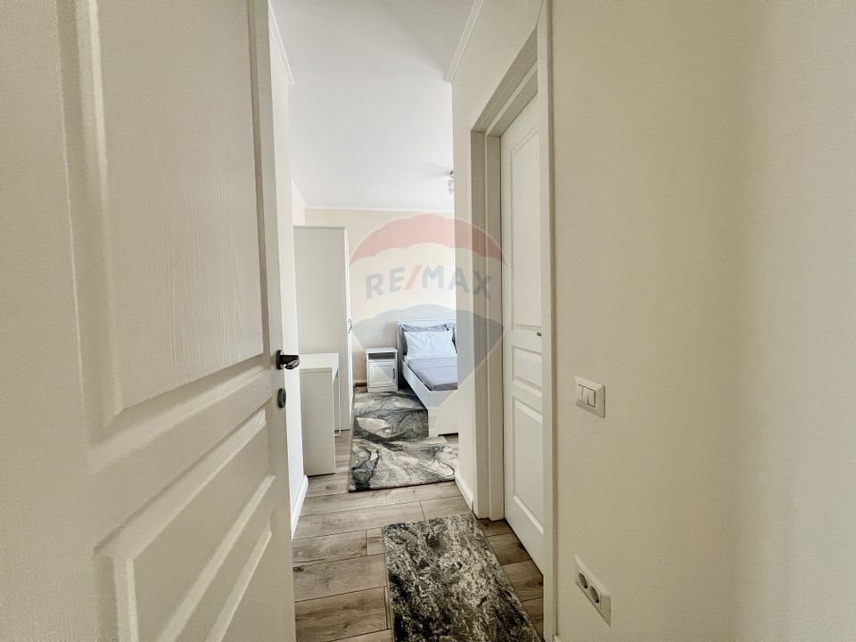 3 camere decomandat, bloc nou. Terasă 8.8 mp  Mobilat & loc de parcare