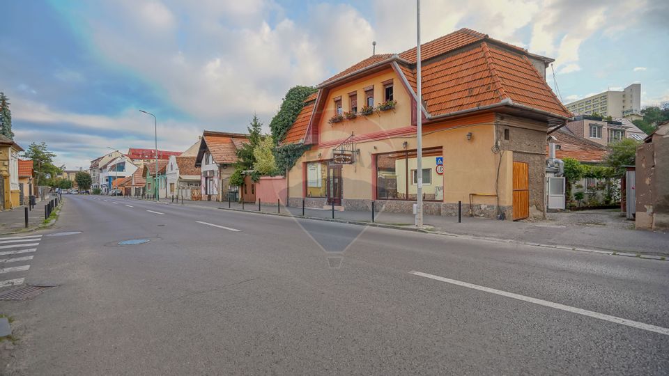 RESTAURANT CU 3 SALI SI TERASA DE INCHIRIAT IN CENTRUL BRASOVULUI!