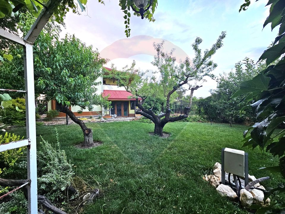 7 room House / Villa for sale, Periferie area