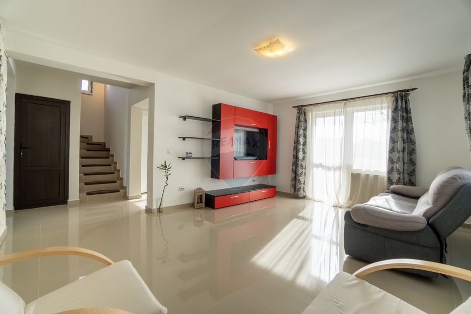 4 room House / Villa for sale