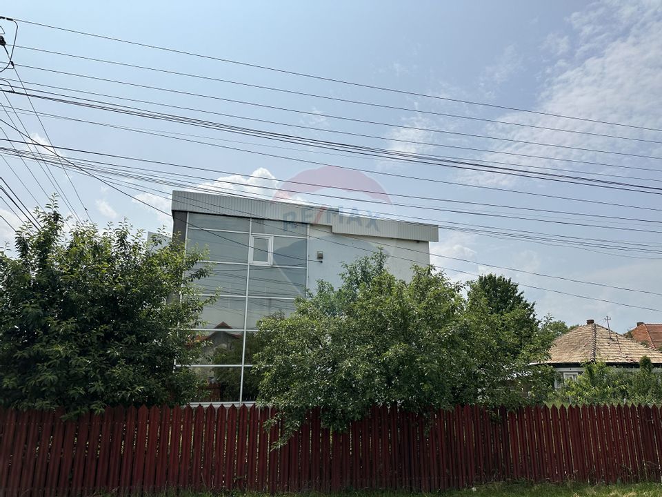 Spațiu comercial de 300 mp de vânzare