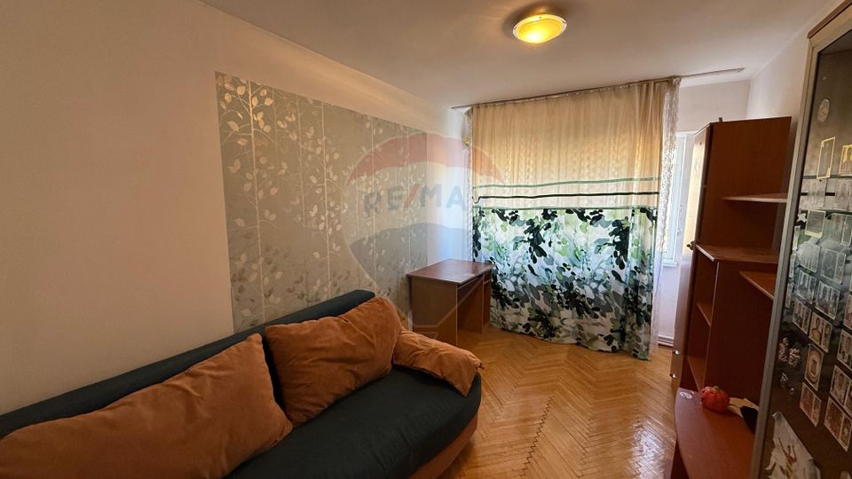 Apartament cu 4 camere de vânzare și boxă 12 mp zonă Ultracentrală