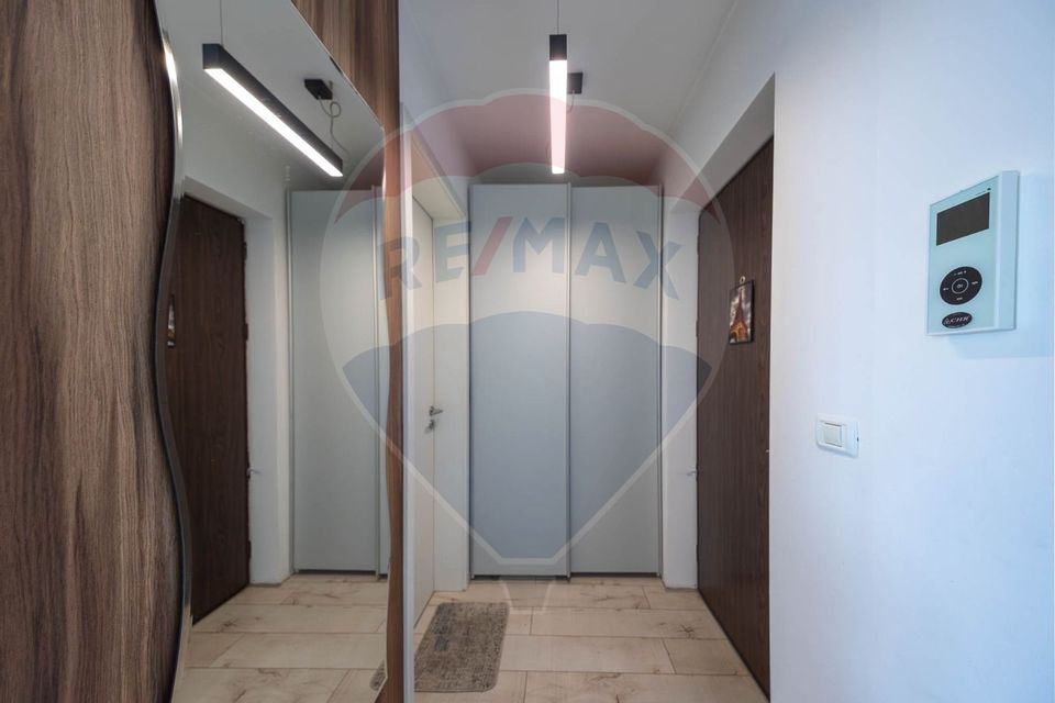 Apartament cu 3 camere, mobilat si utilat lux, în zona centrala!