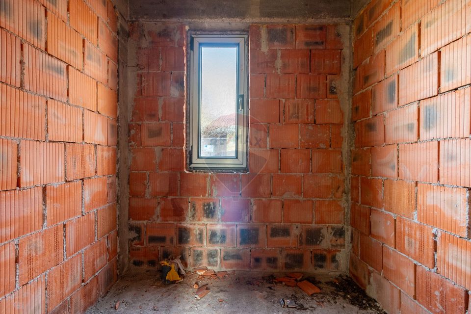 Casa / Vila la rosu in Chitila / Strada Rudeni - teren 264 mp