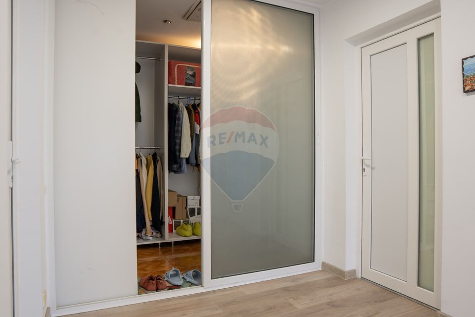 DE VANZARE Reședință Premium cu Piscină și Teren Generos – Chiajna