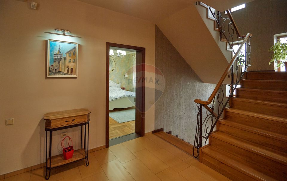5 room House / Villa for sale, Campului area