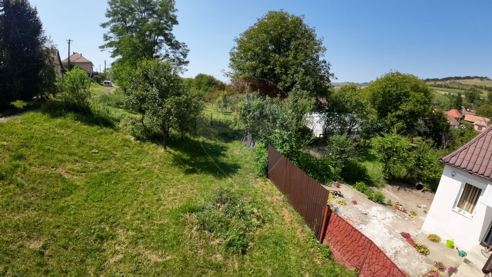 Teren  intravilan 3,000mp Hetiur