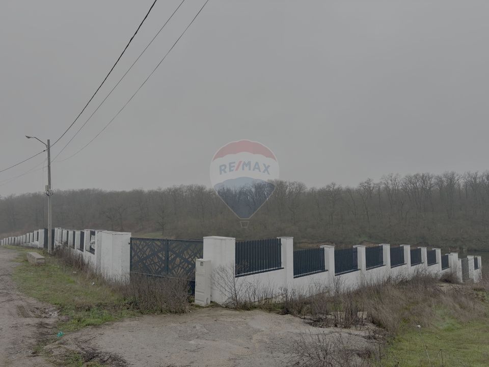 Teren intravilan de vanzare cu deschidere la lac, Branesti