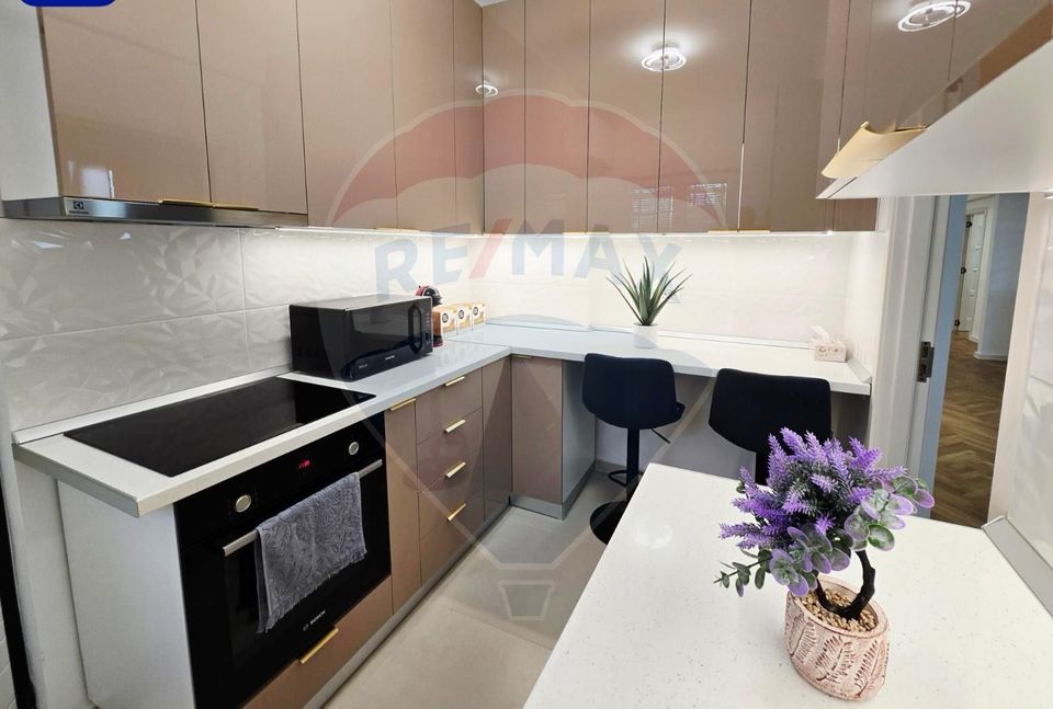 4 room Apartment for rent, Unirii area