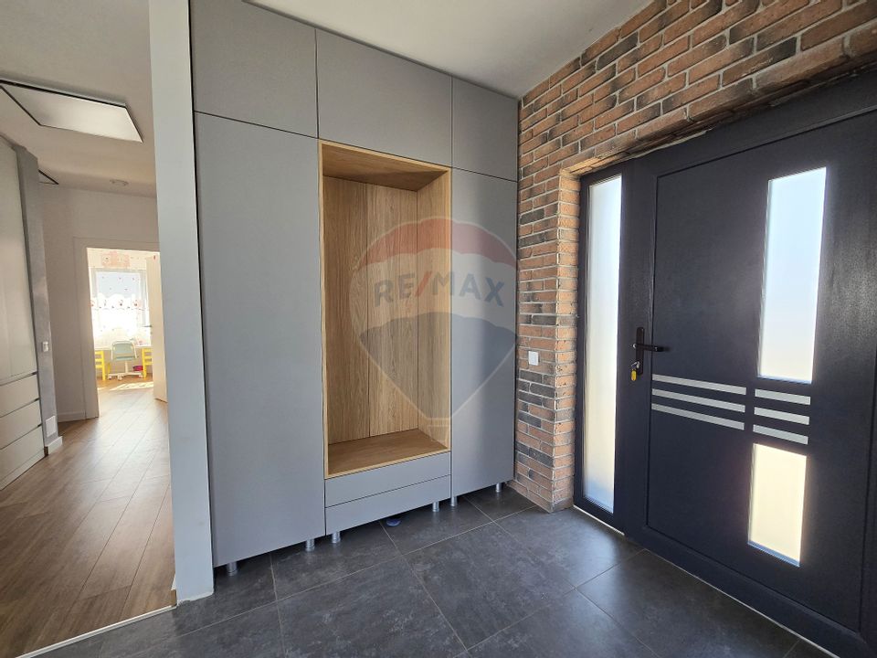 4 room House / Villa for sale