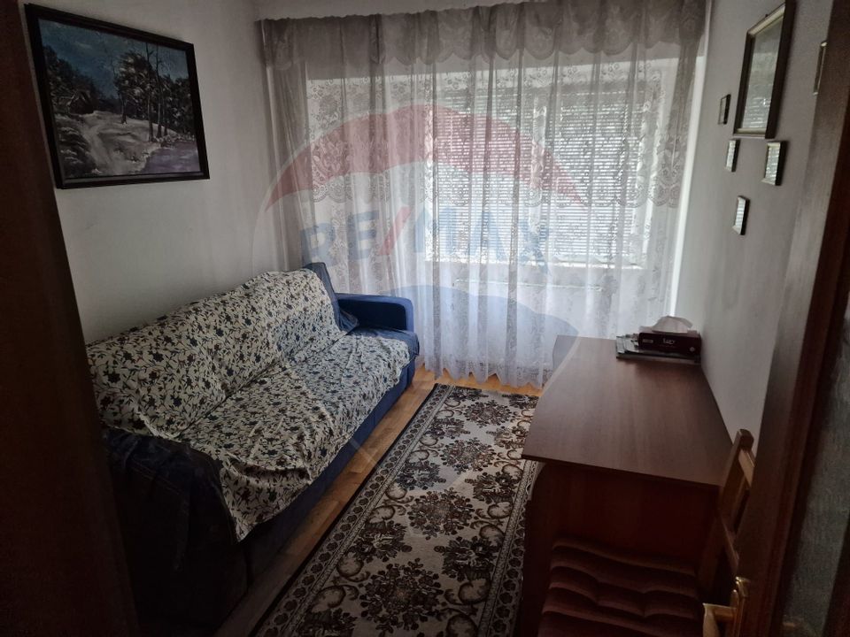 Apartament cu 3 camere de vânzare în zona Stefan cel Mare