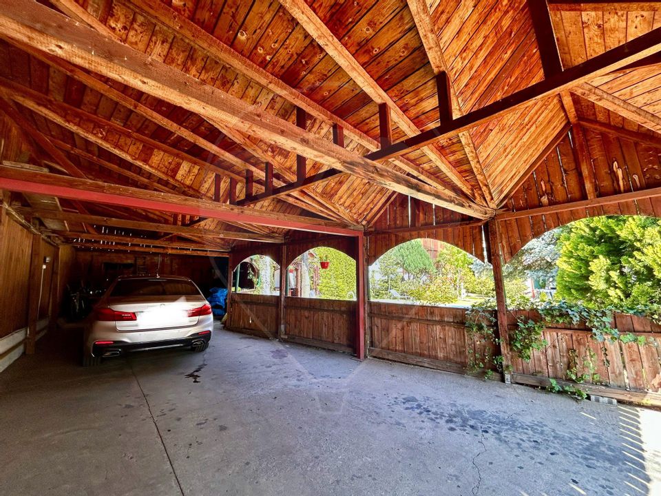 Casă / Vilă cu 16 camere de vânzare în zona Central