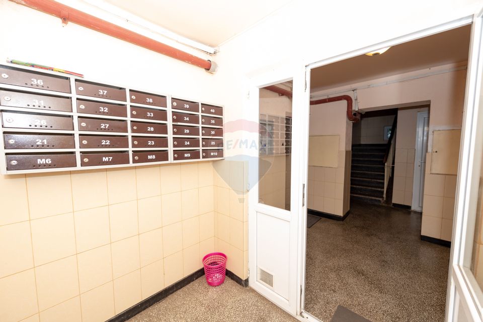 Apartament cu 2 camere de vanzare  Piata Resita , 38mp