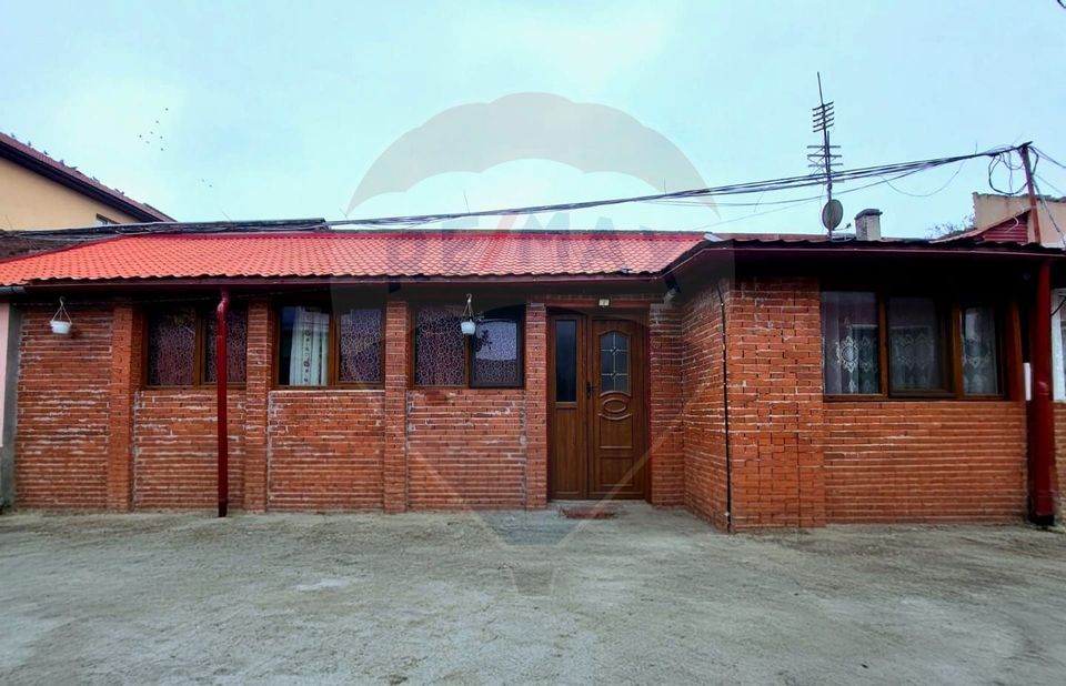 Casă de vanzare in zona Dâmbovița