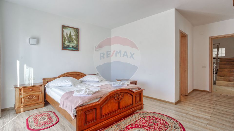 15 room Hotel / Pension for rent