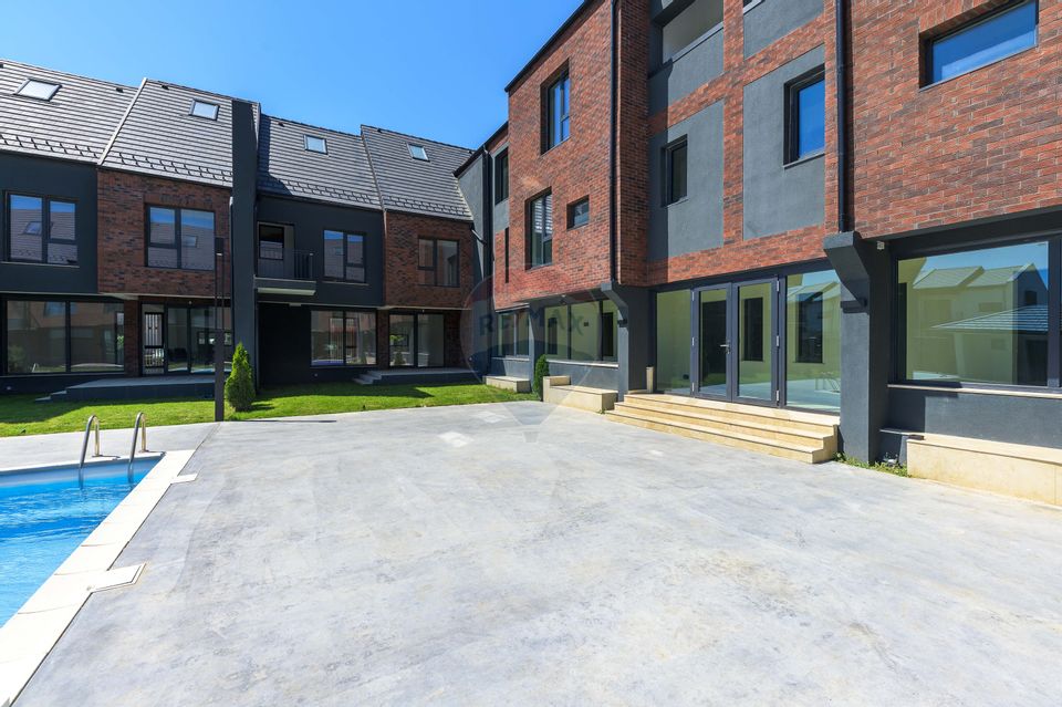 Vânzare Vilă cu 5 camere, curte si parcare de vânzare in TUNARI