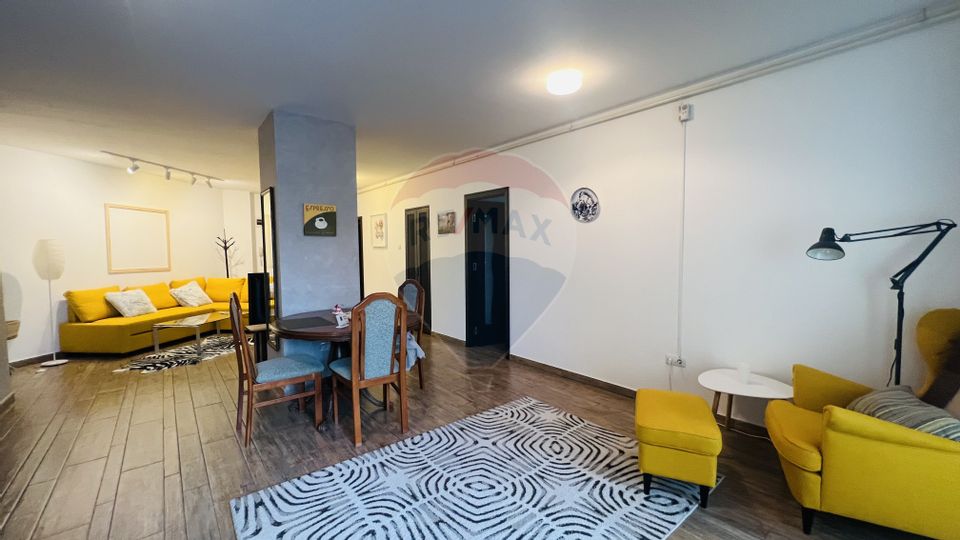 Apartament cu 3 camere de închiriat în zona ultracentralǎ