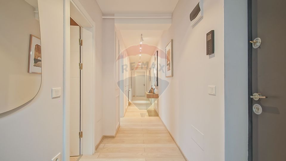 De inchiriat | Apartament 3 camere | Loc de parcare | Zona Tractorul