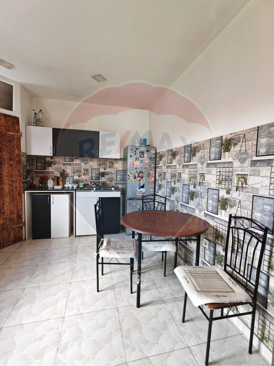 Casă / Vilă cu 4 camere de vânzare