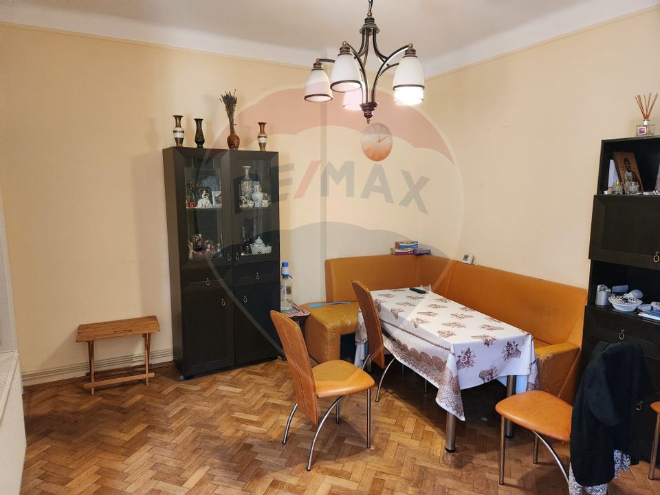 9 room House / Villa for sale, Eminescu area