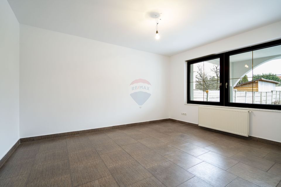 De vânzare casă cu 5 camere, teren 1000 mp Oncea, Calea Bihorului