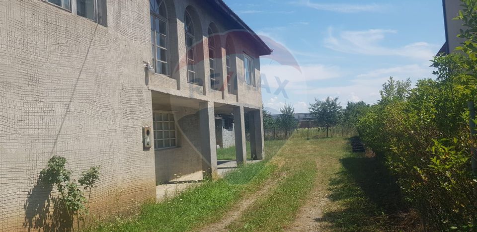 6 room House / Villa for sale