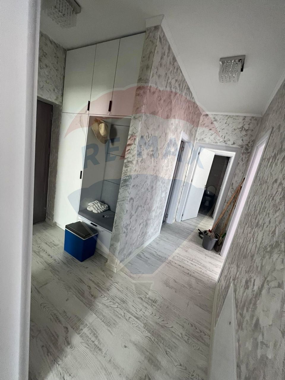 Apartament cu 3 camere + terasă 45mp - Titan