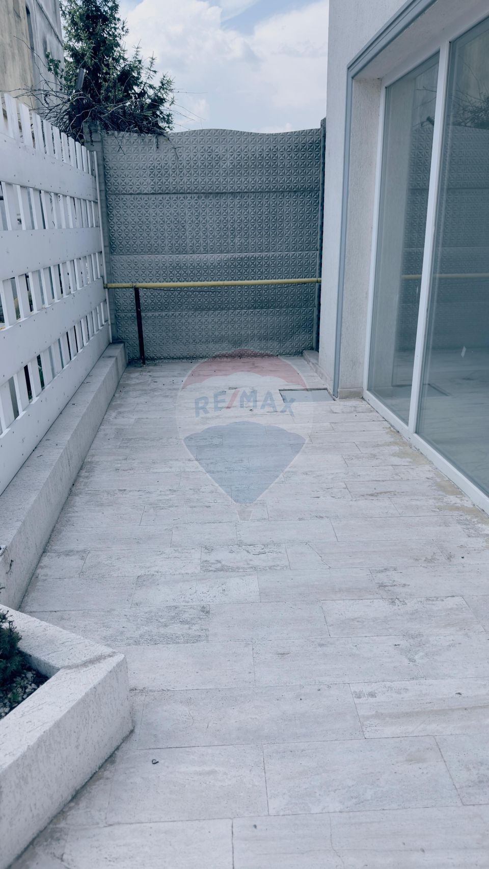 Proprietate premium în Filiași, locuință de lux cu spații comerciale