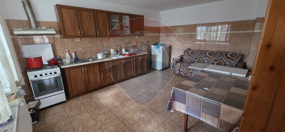 Casă / Vilă cu 5 camere de vânzare în zona Obor