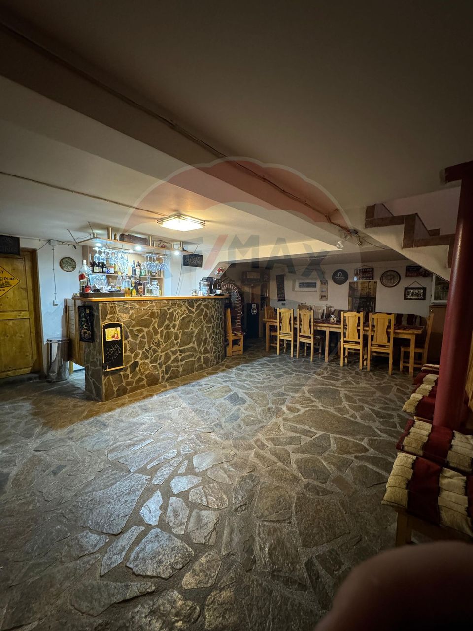 Casă / Vilă cu 10 camere de vânzare în zona Braytim