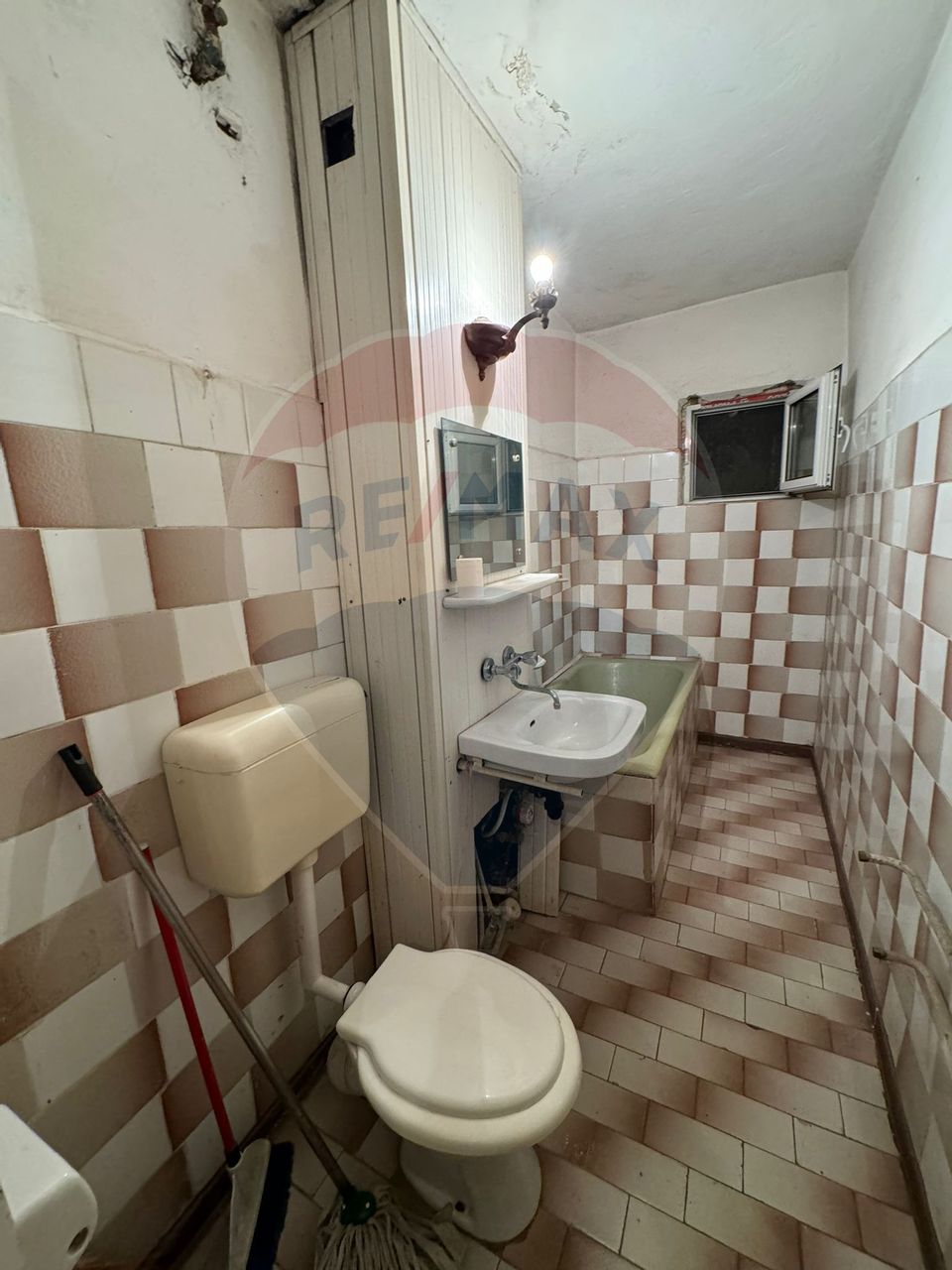 Apartament cu 2 camere str. Fulger