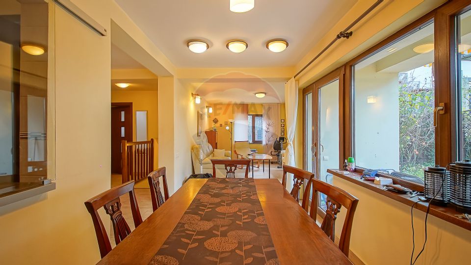 Casă  de inchiriat, Schei