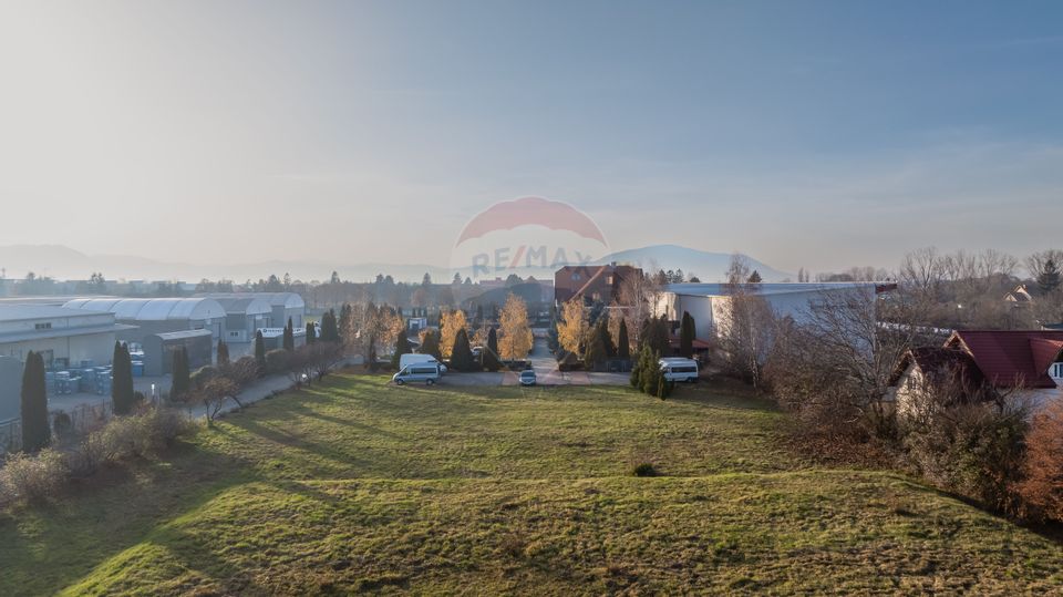 HOTEL,PISCINA SI CORT DE EVENIMENTE | 18080 MP TEREN | GRIVITEI BRASOV