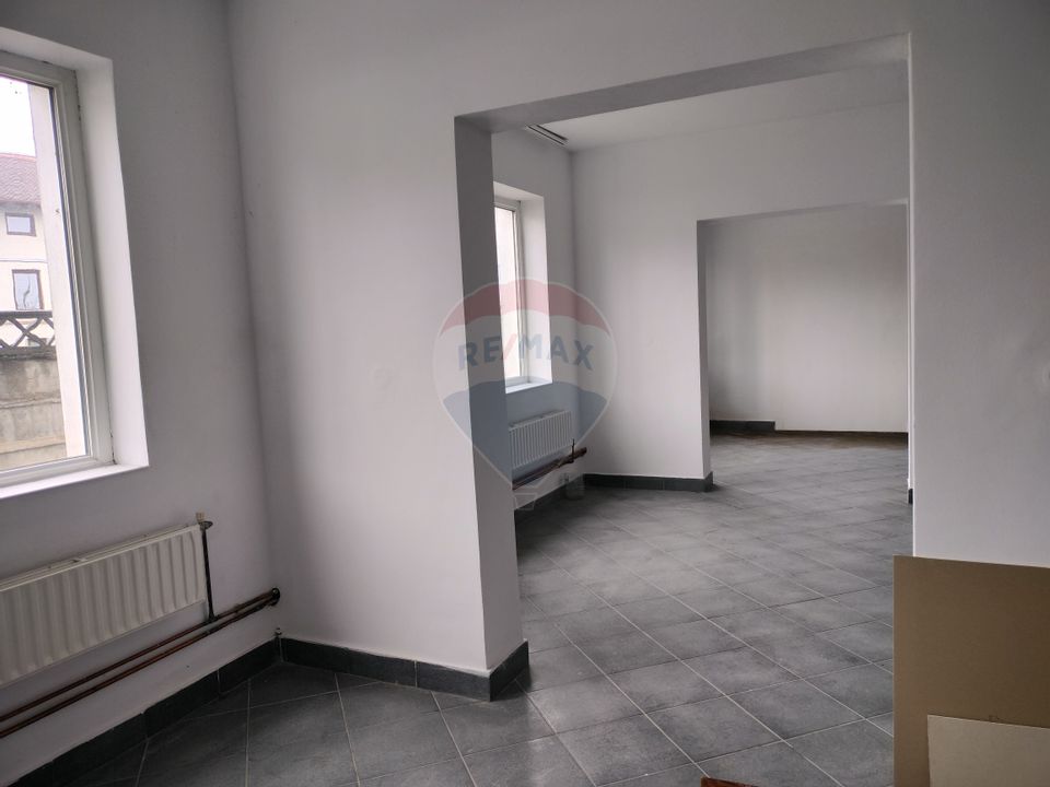 185sq.m Office Space for rent, Central area