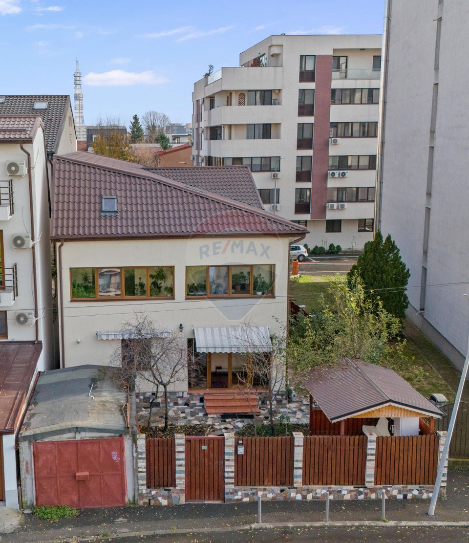 Casă / Vilă cu 6 camere de vânzare - Oraselul Copiilor