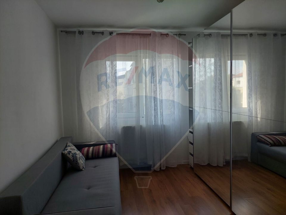 Apartament de inchiriat 4 camere decomandat Bacau