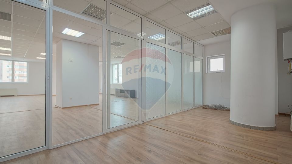 124sq.m Office Space for rent, Central area