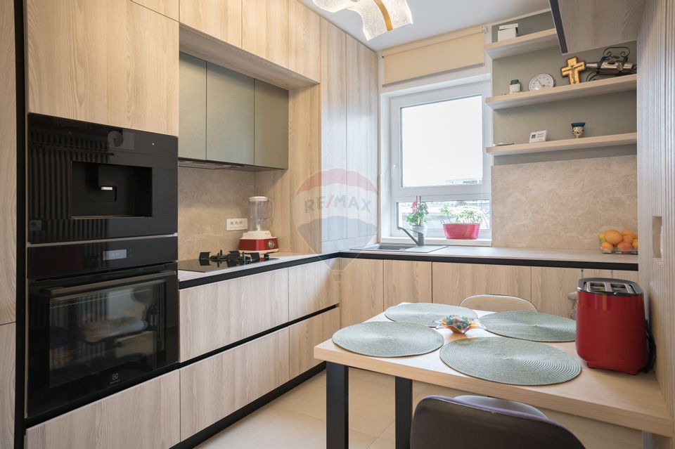 Apartament cu 3 camere decomandat, boxă și parcare la Casa Nobel