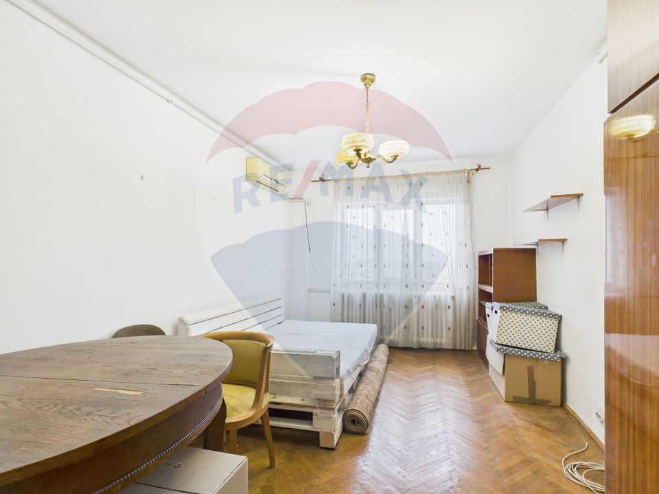 Apartament cu 3 camere în zona – 1 Mai / Domenii