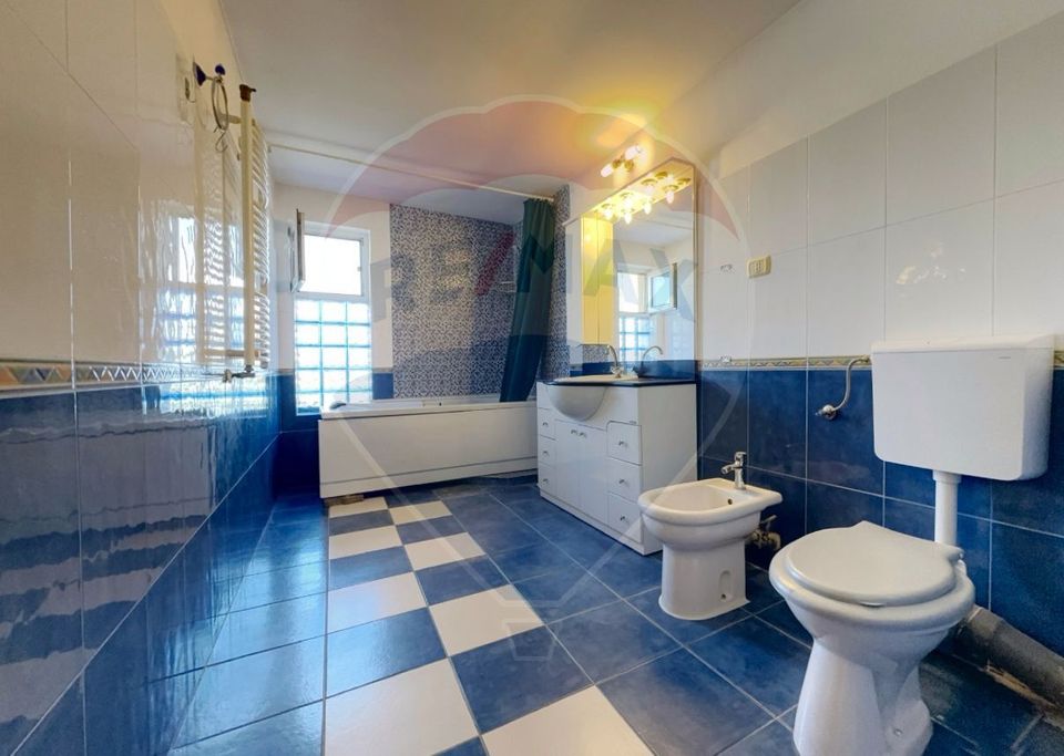 Casă / Vilă cu 6 camere de vânzare