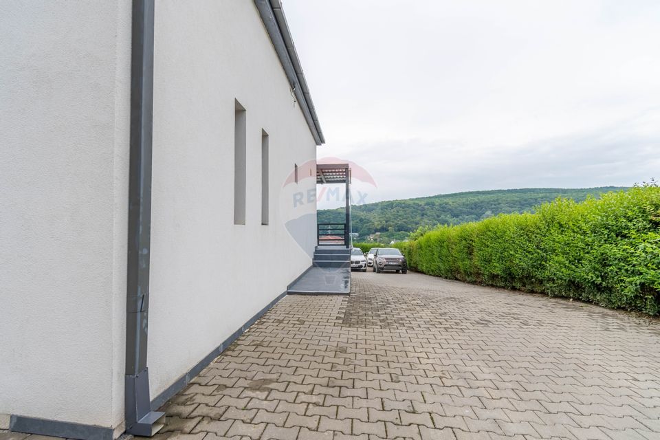 Detached House for Sale / 900 sqm Land, Popesti, Cluj