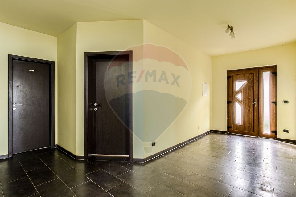 5 room House / Villa for sale, Aradul Nou area