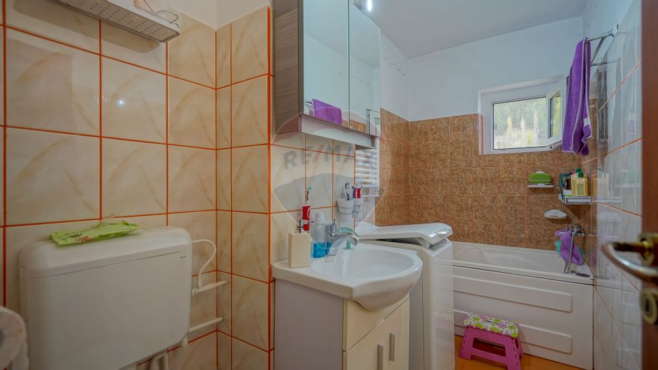 Apartament două camere decomandat la intrare în Răcădău!